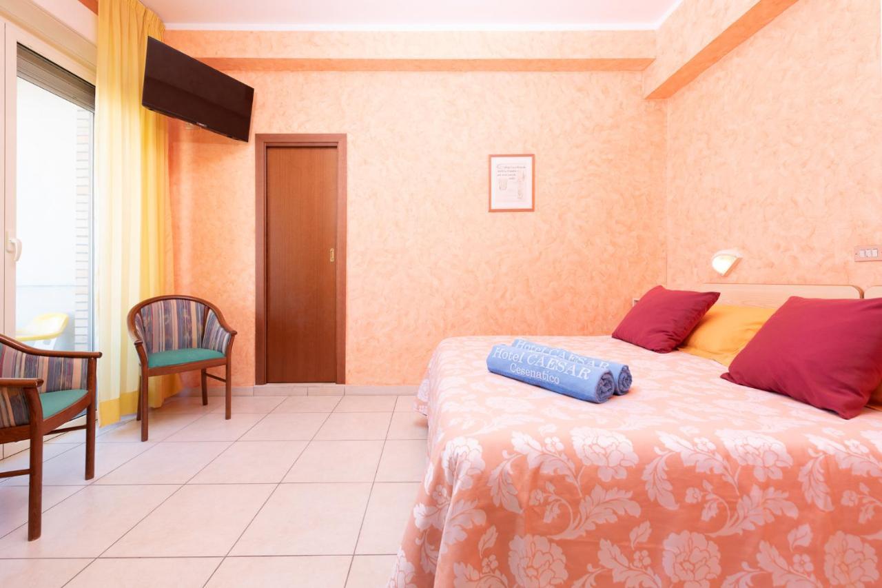 Hotel Caesar Чезенатико Экстерьер фото