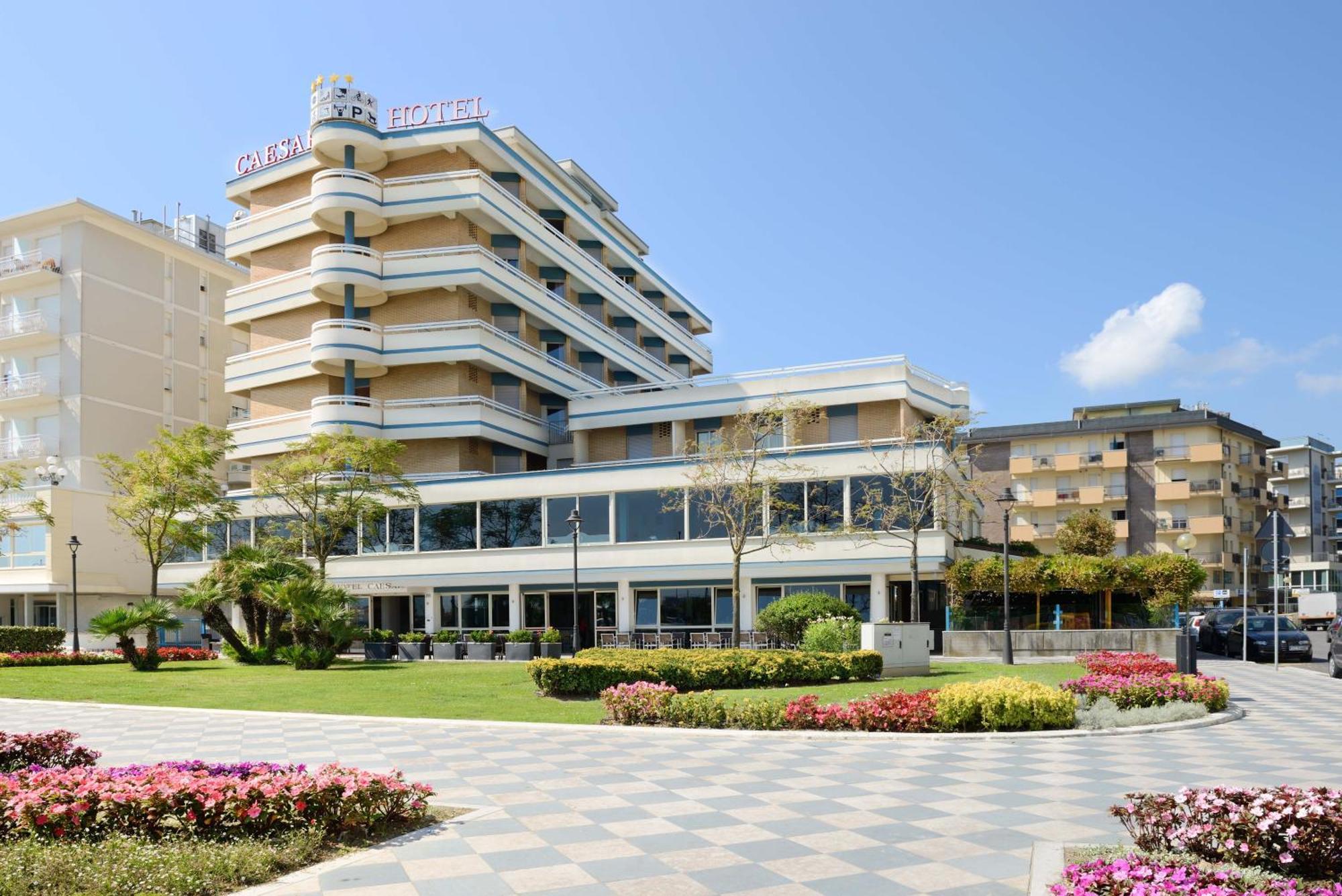 Hotel Caesar Чезенатико Экстерьер фото